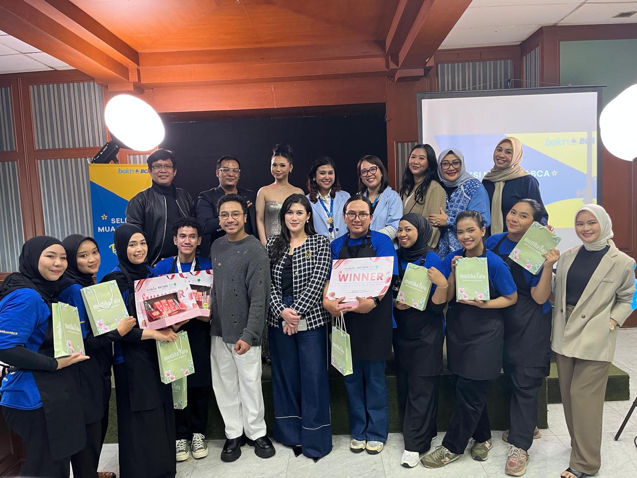 MUA Search Puteri Indonesia x Bakti BCA: