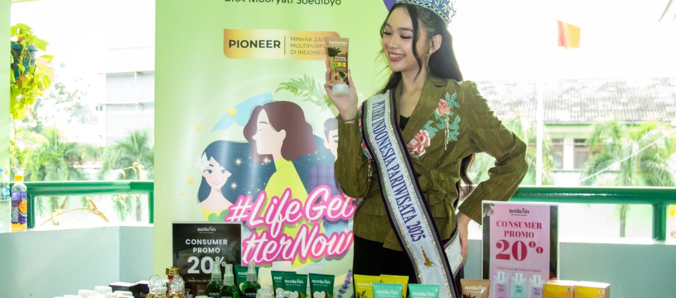 Mustika Ratu dan Puteri Indonesia di SMKN 20 Jakarta