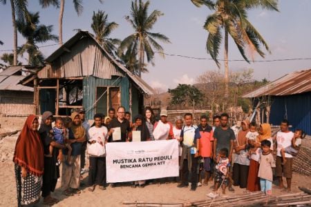 Mustika Ratu Peduli Bergerak Bantu Penyintas Gempa NTT